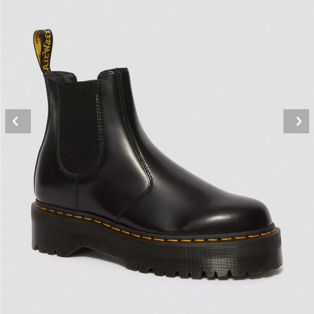 Dr. Martens Smooth Leather Platform Chelsea Boots 2976